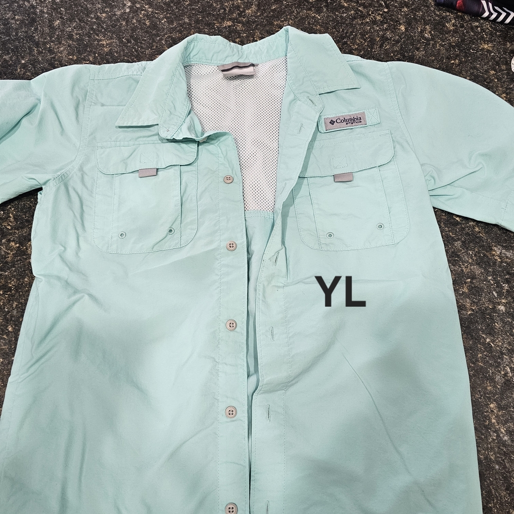 Columbia Aqua Button-Up Shirt